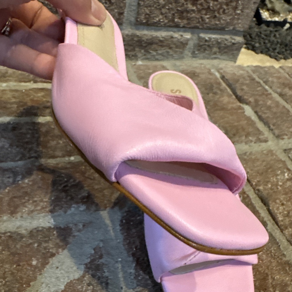 Schutz Womens Cecily Light Pink Leather Slip On Kitten Heels Sandals Size 5.5B - Picture 16 of 16